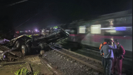 Terjadi serempetean antara KA Gajayana dengan sebuah tronton di perlintasan di perlintasan sebidang JPL 582, Desa Lundong, Kecamatan Kutowinangun, Kabupaten Kebumen, Jawa Tengah. Selasa malam, 27 Januari 2026, sekitar pukul 21.32 WIB, saat KA Gajayana rute Malang-Jakarta melaju dari Stasiun Prembun ke Kutowinangun. Foto: ist