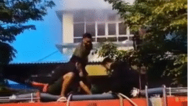 Kebakaran melanda gudang farmasi RSUD dr. Harjono di Ponorogo, Jawa Timur, pada Minggu, 4 Januari 2026 sore hari. Plt Direktur RSUD dr. Made Jeren dan Humas Sugiyanto menegaskan stok obat utama aman karena api tidak menjalar ke area penyimpanan kardus. Foto: kredoneww.com. bambang tjuk winarno