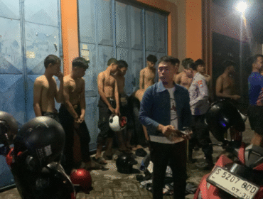 Polisi Jombang meringkus 43 oknum pendekat silat, karena berbuat onar dan menganggu keamanan masyarakat. Selian itu polres Jombang juga menyita 27 unit motor. Foto: kredonews.com/ elok apriyanto