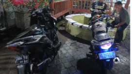 Dua motor dan satu becak motor (Betor) mengaolami kecelakaan di jalan raya dusun Jetis, Desa Mancilan, Kecamatan Mojoagung, Kabupaten Jombang, Jawa Timur pada Selasa malam, 13 Januari 2026. Foto: kredonews.com/ elok apriyanto