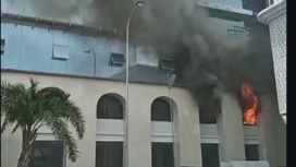 Teradi kebakaran di bangunan hunian santri di Ponpes Dalwa 5, Rembang Pasuruan, Rabu, 21 Januari 2026. Pemdam kebakaran berhasil menguasai api, satu jam setelah kebaran. Foto: Instagram@wartabromo