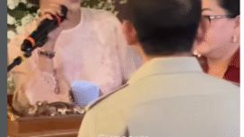 KGA Timoewr Ruimbai melakukan interupsi merebut mickropon, saat pembacaan SK pengangkatan KGPA Tedjowulan sebagai Plt Keraton Solo, Minggu, 18 Januari 2026. Foto: Instagram@solotimes