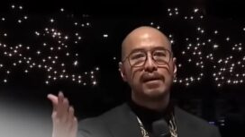 Komika Pandji Pragiwaksono mendatangi kantor pusat MUI. (Instagram.com/pandji.pragiwaksono)