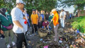 Pemerintah Kota Mojokerto menggelar kerja bakti massal serentak di seluruh lingkungan. Ist