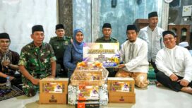 Ning Ita Serahkan Hibah Masjid 35 Juta Rupiah, Ingatkan Waspada Hujan  . Ist 