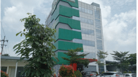 Gedung kantor Bank Jombang Jombang yang tampak menterng. Foto: kredonews.com/ elok apriyanto