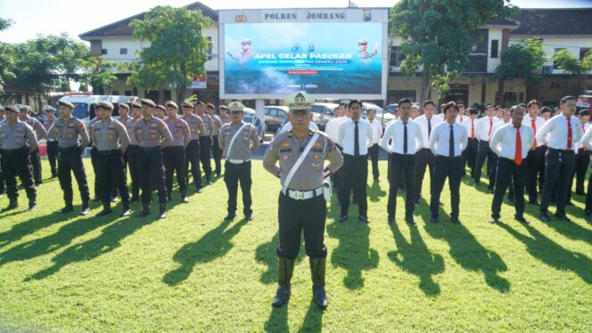 
					Para personel saat ikuti apel Gelar Pasukan Operasi Keselamatan Semeru 2026, Senin (2/2/2026)
