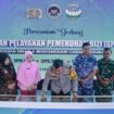 Kapolres Jombang saat penandatanganan prasasti peresmian ketiga unit SPPG