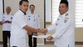 Pemkab Jombang menunjuk Ivan Dwi Fibrian, M.Kom., M.I.Kom., sebagai direktur baru BUMD Aneka Usaha Seger, Rabu 25 Februari 2026. Foto: kominfo pemkab jombang