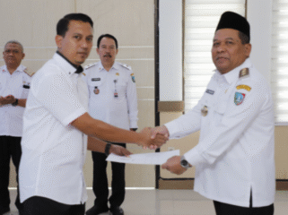 Pemkab Jombang menunjuk Ivan Dwi Fibrian, M.Kom., M.I.Kom., sebagai direktur baru BUMD Aneka Usaha Seger, Rabu 25 Februari 2026. Foto: kominfo pemkab jombang