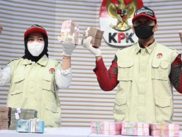 Dalam acara konerensi pers, Jumat 6 Febaru26, KPK menjelaskan tentang hasil operasi tangkap tangan di PN Depok, 5 Februai 2026. Foto: kontan