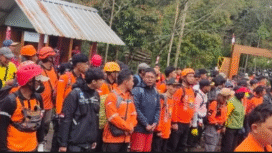 Mereka adalah wajah-wajah relawan SAR mandiri yang nekat berusaha menemukan Yazid yang telah hilang sejak 18 Januari 2026, dan baru ditemukan pada hari Selasa, 10 Februari 2026. Sungguh membuat semua oihak lega. Foto: ist