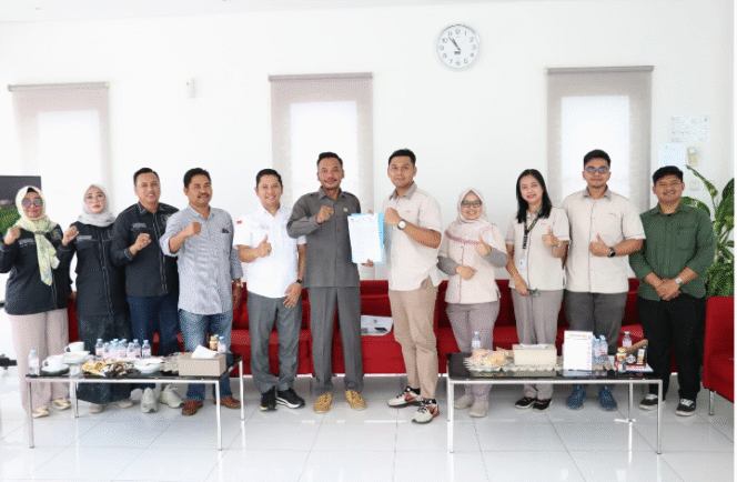 
					Komisi IV DPRD Gresik melakukan sidak  ke PT KAS. DEwan tetap mendesak agar perusahaan mies sedap itu tetap memberikan hak THR kepada karyawan yang dirumahkan. Foto: kredonews.com/ sanny