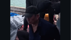 Polis meringkus Erwin Iskandar, terduga bandar narkoab di Bima, NTT, di sebuah perahu ilegal hendak masuk ke perairan Malysia, Kamis 26 Febaruari 2026. Foto: Instagram@rmold.id