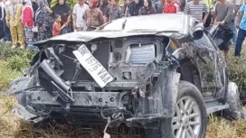 Terjadi tabrakan antara rangkaian KA Putri Deli dengan minibus berada di perlintasan kereta api tanpa palang pintu di Jalan Budi Utomo, Kisaran, Kabupaten Asahan. Minggu siang, 15 Febaruari 2026. Foto iNews