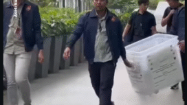 Tim Bareskrim Polri melakukan penggeledahan di kantro PT Shanken Sekuritas, terkait saham gorengan. Perusahaan itu sebagai penjamin IPO untuk saham PIPA, Selasa, 3 Januari 2026. Foto: Instagram@kumparancom