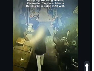 Geger isu pria memanggul mayat keliling di Kampung Tambora, jakarta. Polisi pun akhirnya melakukan penyelidikan dan menemui pria itu di rumahnya, ternya ia memanggul biawak besar. Foto: Instagram@inilahcom