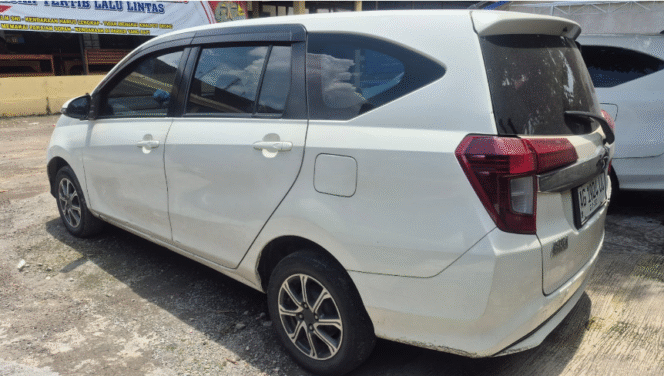 
					Mobil untuk Grab digondol lari oleh penumpang di desa Mojoawangi, Mojowarno, Jombang. Polisi berhasil menangkap pelaku di desa Wringinpitu, Plemahan, Kediri. Foto: kredonews.com/elok apriyanto