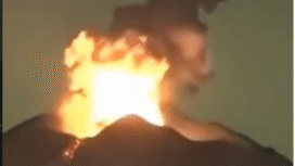 Gunung Semeru masih terus aktif erupsi, tercatar pada hari Minggu dan Senin, 8-9 Februari2026,  masih terjadi erupsi, hingga meluncurkan awan panasa setinggi 1.000 m. Foto: Instagram@mulyono_pro