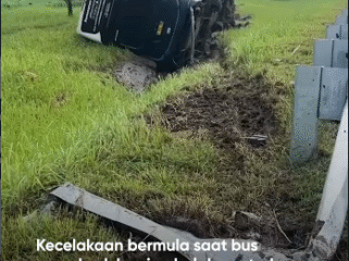 Kecelakaan maut melibatkan bus PO Indorent jurusan Jakarta-Malang dengan truk boks terjadi di ruas Tol Solo-Ngawi kilometer 566 A, Kamis (12/2) pagi. Seorang pramugari dari Blitas meninggal dunia. Foto: Instagram@portalJTV
