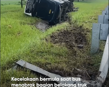 Kecelakaan maut melibatkan bus PO Indorent jurusan Jakarta-Malang dengan truk boks terjadi di ruas Tol Solo-Ngawi kilometer 566 A, Kamis (12/2) pagi. Seorang pramugari dari Blitas meninggal dunia. Foto: Instagram@portalJTV
