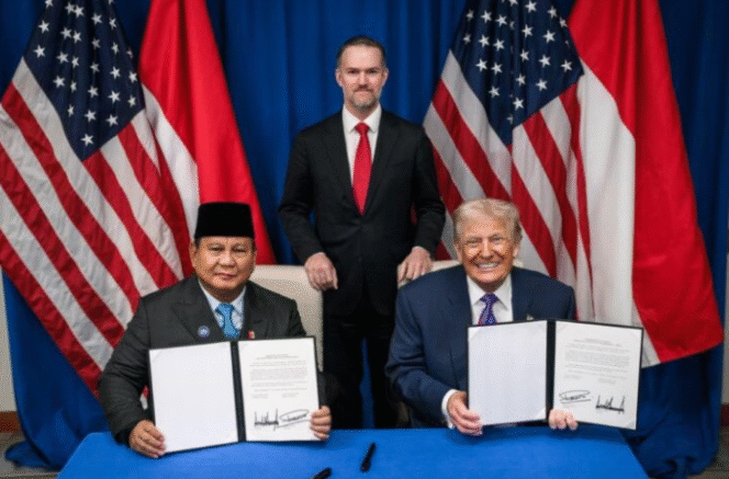 
					Presiden RI Prabowo Subianto dan Donald Trump teken pengenaan tarif import-ekspor kedua negara, hingga menjadi 0 persen. Pada masa alih, Trump mengenakan tarif flat sebesar 10% untuk 150 hari ke depan. Foto: gerindra.id