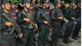 Polresta Paduruan mengerakan satu kompi Brimob dari Medaeng, ditambah pasukan keamanan dari Kodim 0819, untuk mengamankan bentrok antar nelayan Ngemplak-Kisi. Sedikitnya sudah enam unit perahu nelayan dibakar. Foto: instagram@wartabromo