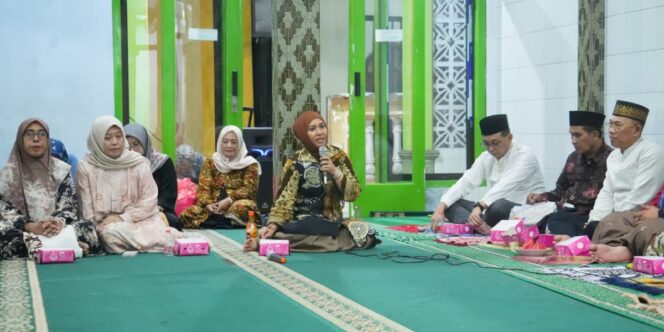 
					Safari Ramadan Ning Ita: Ajak Warga Mojokerto Jaga Lingkungan dan Lawan Hoaks. Ist