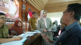 Pemkot Mojokerto Ringankan Beban Tukang Becak Jelang Idul Fitri. Ist