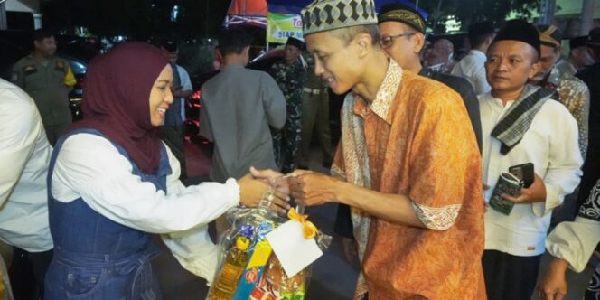 
					Safari Ramadan: Ning Ita Teguhkan Sinergi Warga dan Pemerintah. Ist