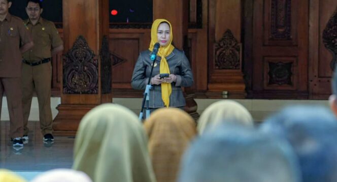 
					Wali Kota Mojokerto Dorong ASN Disiplin dan Kolaboratif. Ist