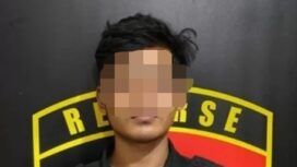 tersangka saat diamankan di Satreskrim Polres Jombang