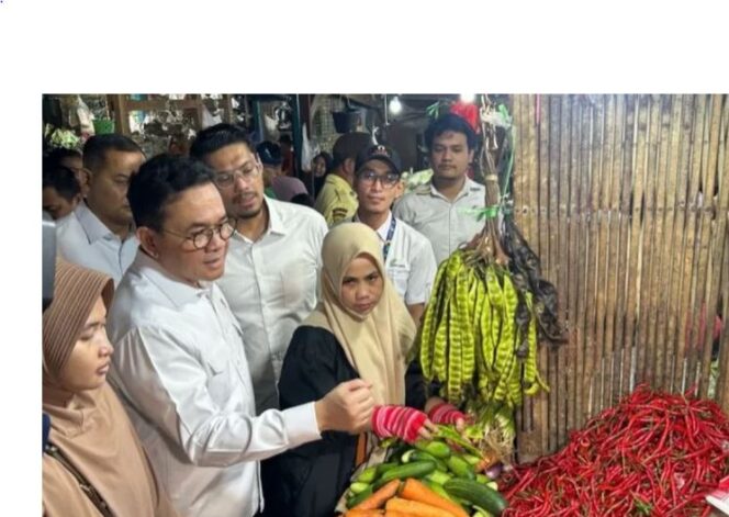 
					Mendag saat tinjau pasar