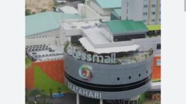 Gressmall Gresik sambut Lebaran, dengan program late night shoppin dikskon hingga 70 persen. Foto: ist
