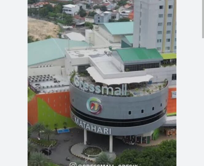 
					Gressmall Gresik sambut Lebaran, dengan program late night shoppin dikskon hingga 70 persen. Foto: ist