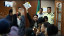 Hakim beri putusan bebas untuk terdakwa Delpedro Marhaen, dalam kasus penghasutan aksi demo 25 Agustus 2025. Foto: jejakberitajakarta