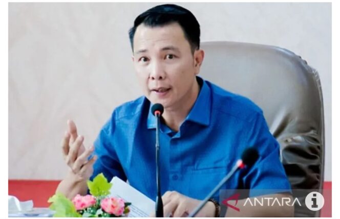 
					KPK operasi tangkap tangan Bupati Rejanglebang, Bengkulu, Fikri Thobari beserta istri Larasati. Foto: antara