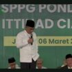 Gus Yahya Staquf sedang memberikan sambutan peresmian SPPG di ponpes Al-Ittihad Cianjur. Foto: tangkap layar video Youtube@NU Online