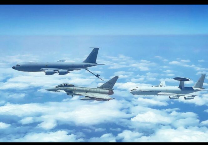 
					Pesawat tanker pengiso bahan bakar di udara KC-135 milik Ametika Serikat jatuh di wilayah barat Irak, Kamis, 12 Maret 2026. Foto: ist