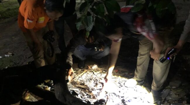 Polisi Jombang melakukan olah tkp, lokasi ledakan besar di desa Pucangro, Gudo, Jombang, Jumat malam 13 Maret 2026. Lima remaja luka luka dirawat di RSUD Jombang. Instagram@kabarjombangdotcom