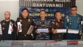 Bea cukai sangat rajin merazia dan menyita rokok putih alias tidak berpita cukai. Ini salah satu dari ratusan bahkan ribuan kasus yang ditangkap di pelabuhan penyeberangan Banyuwangi. Nilainya mencapai Rp10 mikiar. Fito: Instagran@