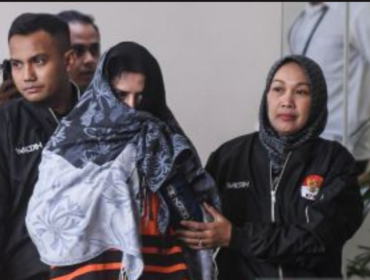 Bupati Lamongan, Jawa Terngah, Fadia Arafiq saat tiba di kantor KPK. Foto: antara