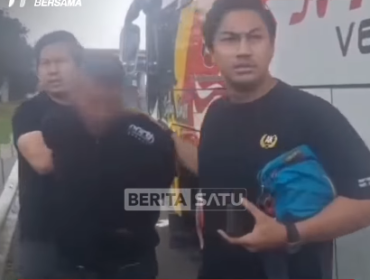 Petugas Reskrim Polda Metro jaya berhasil mering seorang pria warga negara Irak, berinisial  F/ Fuad/ FD/ RFTJ (49), di rest area Tol Tangerang-Merak.  Ia hendak melarikan diri kembali ke negara. Foto: Instagram@beritasatu