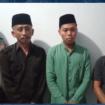 Ahmad Dani (mengenakan baju lengan panjang warna toska) adalah warga Dusun Sengonan, Desa Tlogoargo, Kecamatan Tiris, Kabupaten Probolinggo. Ia minta maaf karena telah menyebabrkan isu hoaks ada gondoruwo melalui akun TikTok “Mas Dani” yang menjadi penyebar pertama informasi tersebut ke publik. Foto: Instagram@bolinggo.com