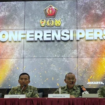 Komandan Pusat Polisi Militer TNI, Mayjen Yusri Nuryanto, membeberkan identitas para tersangka dalam konferensi pers di Mabes TNI, Jakarta, Rabu (18/3/2026). Foto: kumparan