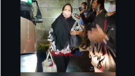 Menggunakan sebuah bus wisata, KPK menangkut 11 orang yang terjaring dalam operasi tangkap tangan di sebuah kawasan di Semarang, pada Selasa dinihari 3 Maret 2026. Selanjutnya mereka diangkut menggunakan bus dibawa ke Jakarta,  Foto: Instagram@rmol.id