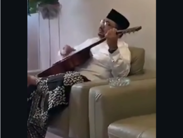 Setelah ribut tidak ikut di dalam rombongan jamaah salad Ied yang difasilitasi oleh KPK, ternyata tahanan kasus penyelenwengan kuota haji mantan Menag Yaqut Cholil Qoumas telah mendapat status tahanan rumah sejak Kamis, 10 Maret 2026. Foto: Instagram@fakta.beriita