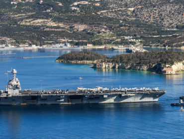 Kapal induk USS Gerald Ford, kapal terancggih di dunia, saat ini telah tiba di pantai utara Haifa, Israel. Foto: ist