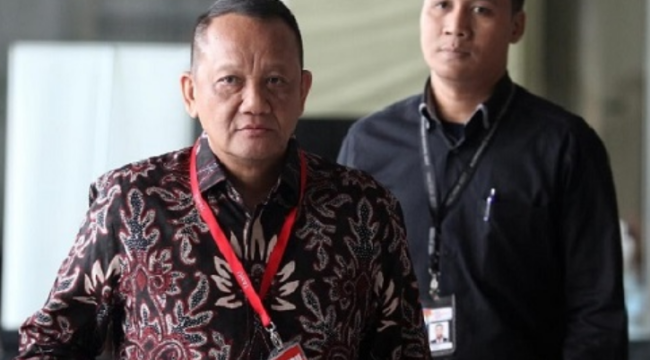 Mertua dan manentu sama-sama diajukan ke meja hijau kasus TPPU dan Gratfikasi, (Kanan) Nurhadi mantan sekretaris MA, dan menantunya Rezky Herbiyono. Foto: dok/antara