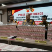Polresta Cirebon menggelar konferensi pers, terakit dengan penggagalan peredaran auang palus jelang Lebaran, jumlahnya besar Rp 12 miliar. Foto: Ist